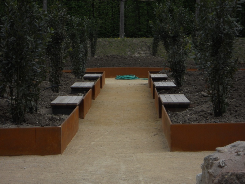 Amenagement des jardins du Prieure de Saint Cosme3