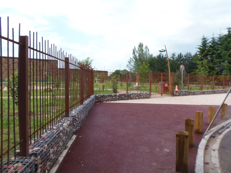 cloture en acier Corten sur gabion