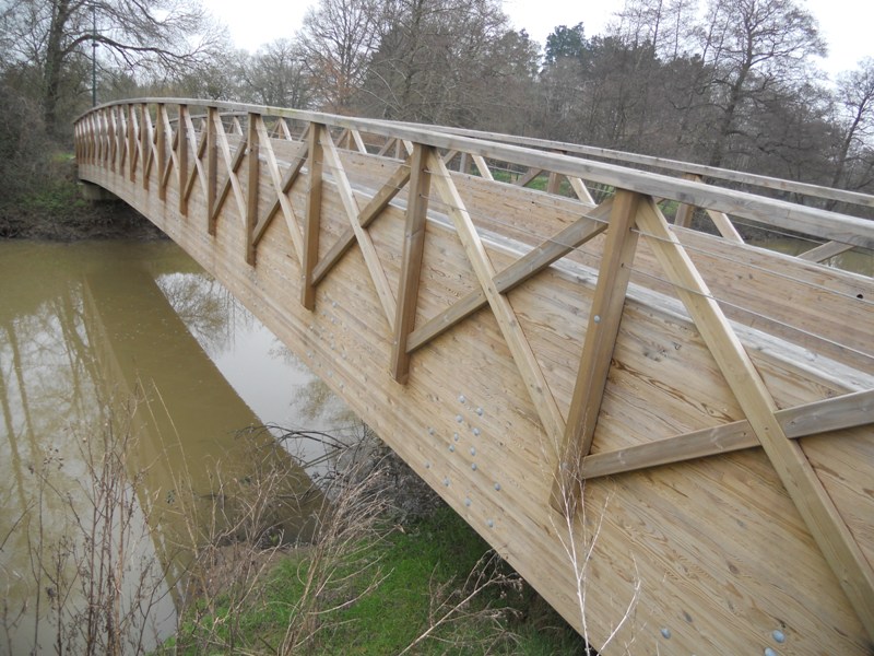 passerelle en lamelle colle saint colomban3